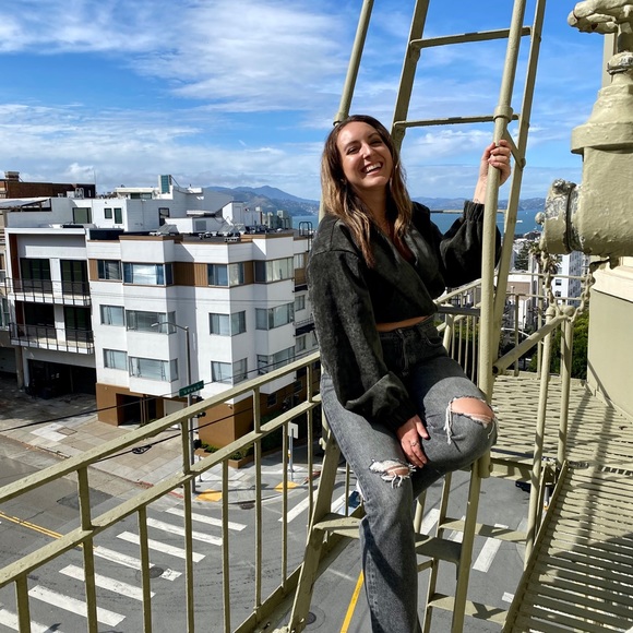 Meet your Posher, Hannah - Picture 7 of 8